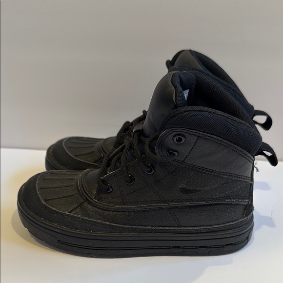 Nike Kids Black Woodside ACG Boots - Picture 3 of 7